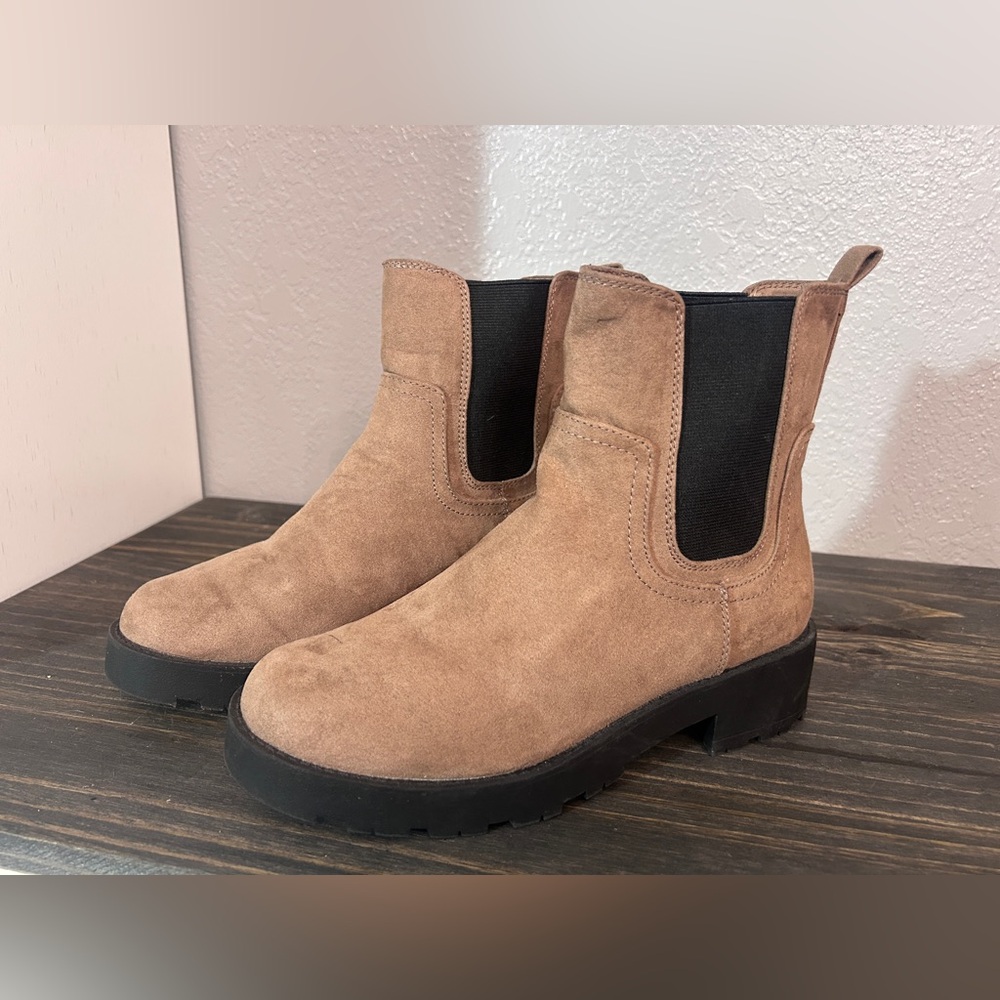 Cabincore Suede Tan Combat Boots‎ Size 7 Fall Autumn Winter